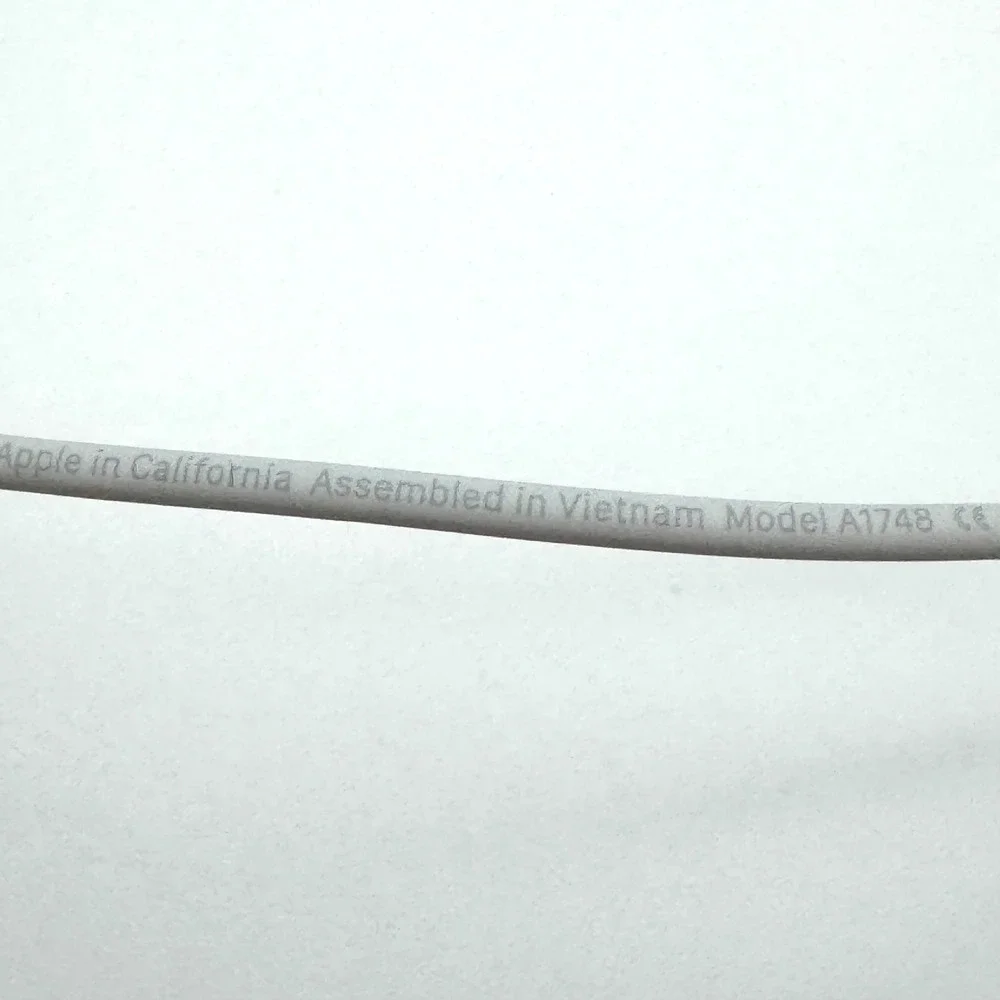 Apple EarPods Lightning Connector Wired Headphones White A1748‎